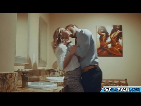 ❤️ Rehefa mamitaka anao ao amin'ny trano fidiovana ho an'ny besinimaro ny blonde be busty ❤️❌ Voasary vetaveta fotsiny amin'ny pôrnôgrafia mg.trysex.ru